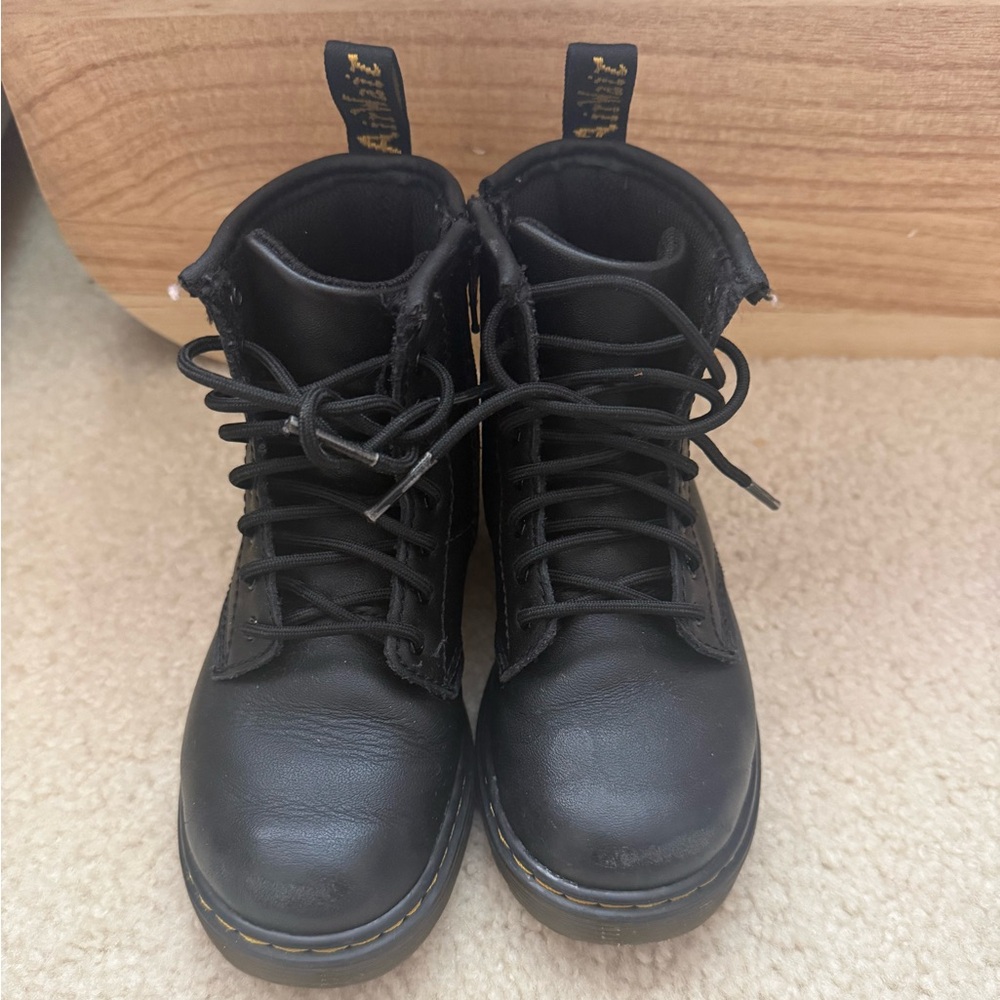 10 Toddler. Dr. Martens Kids Black Lace-Up Boots